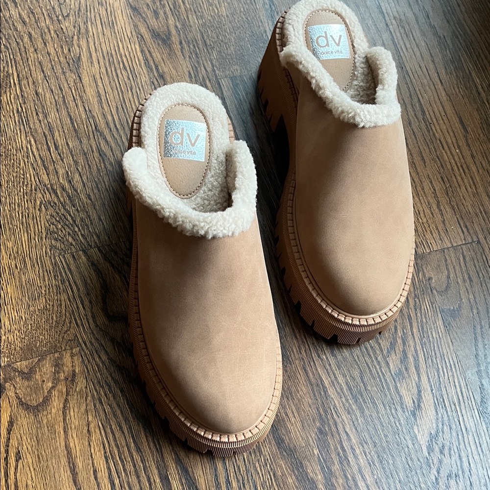 DV by Dolce Vita Tan Faux-Shearling Mule Clogs